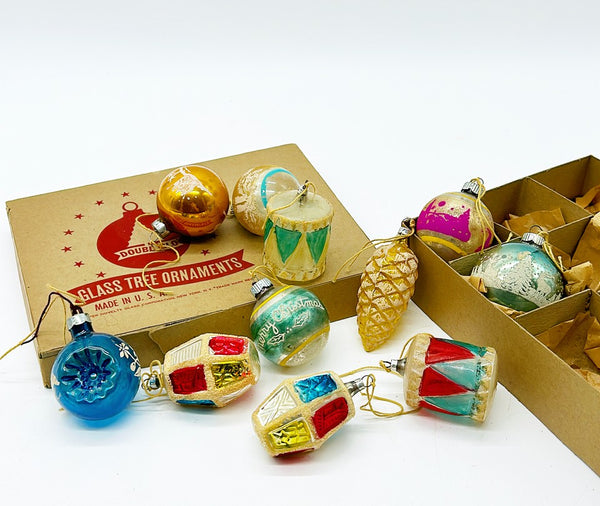 Vintage 1950s collection of Christmas ornaments.