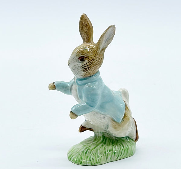 Vintage Beatrix Potter figure- Peter rabbit.