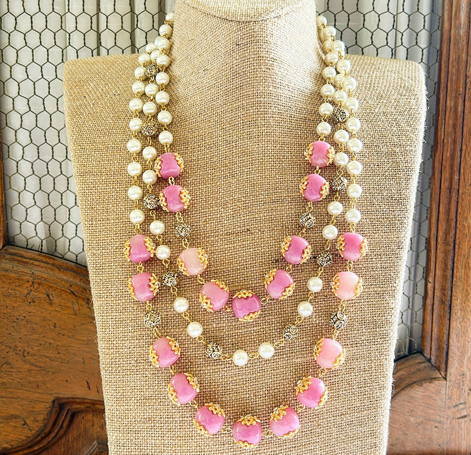 Chunky faux pearl & faux pink stone statement necklace.