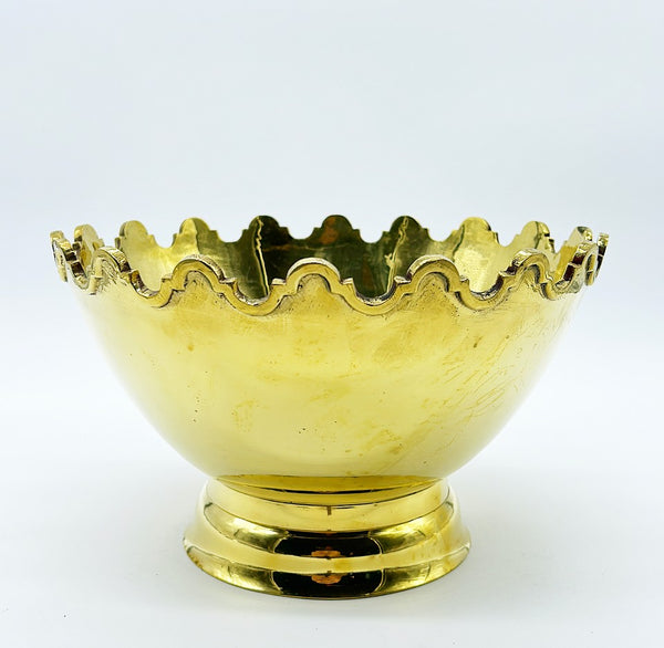 Beautiful large scale solid brass vintage bowl with top scalloped edge trim design and a footed base