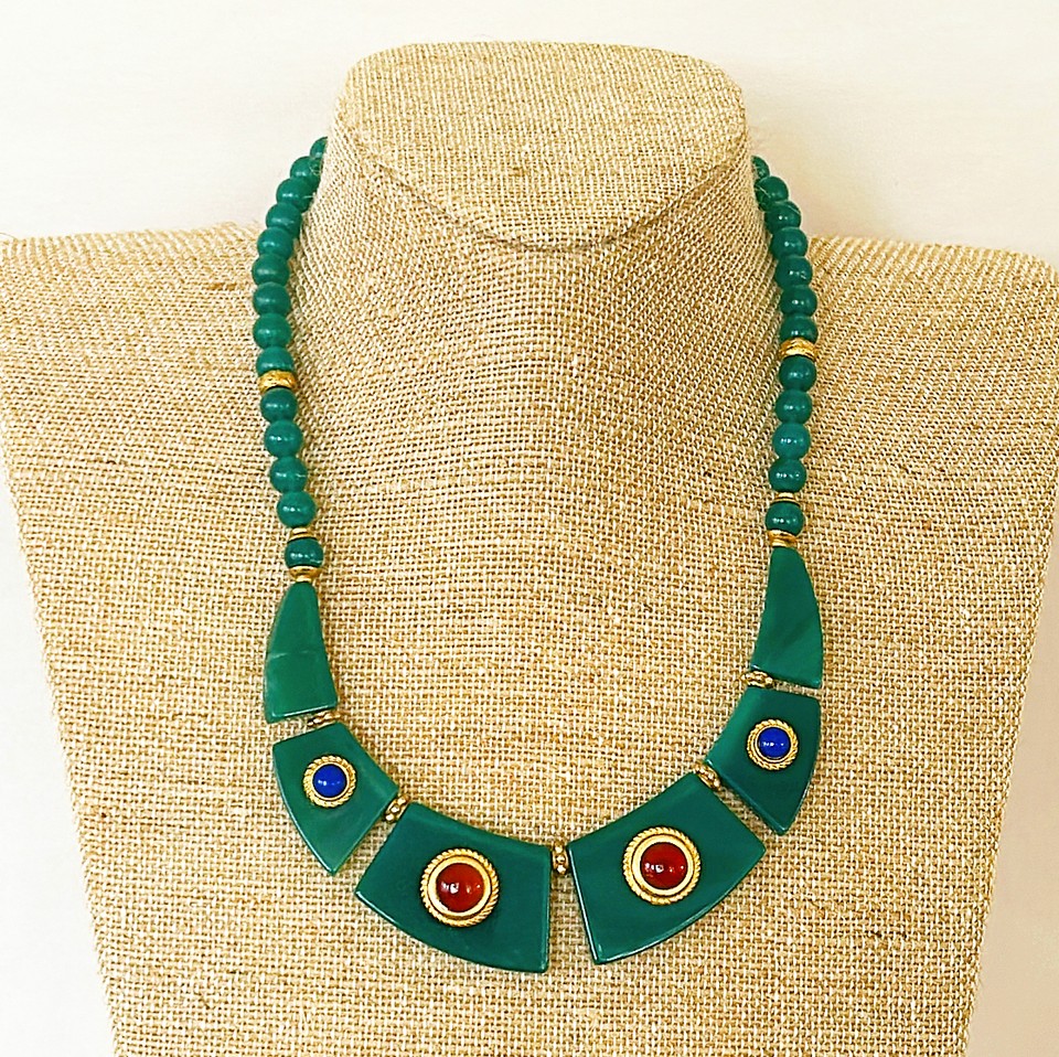 Rare early 1980’s green chalcedony stone necklace with gold accents
