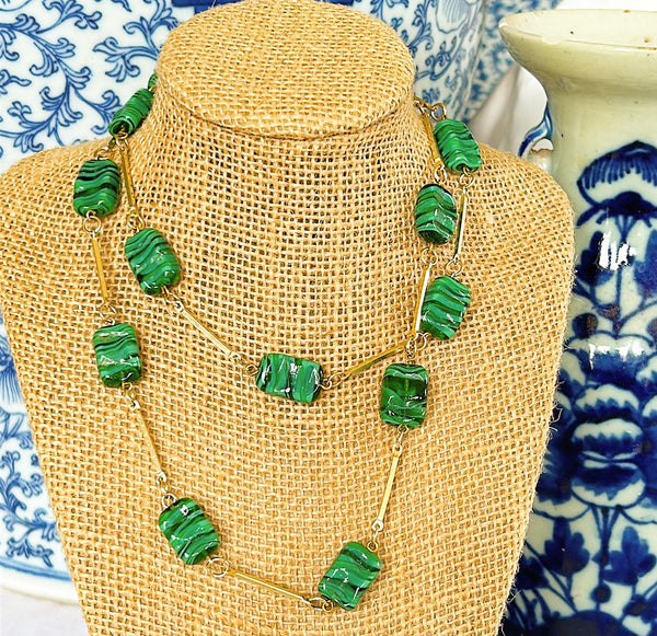 Mid century modern 1960s green malachite link style necklace.
