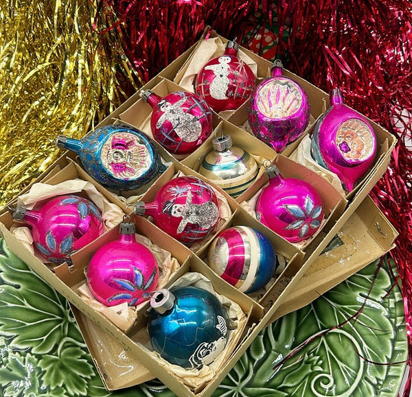 Fabulous, rare set a vintage Christmas ornaments from the 1950s