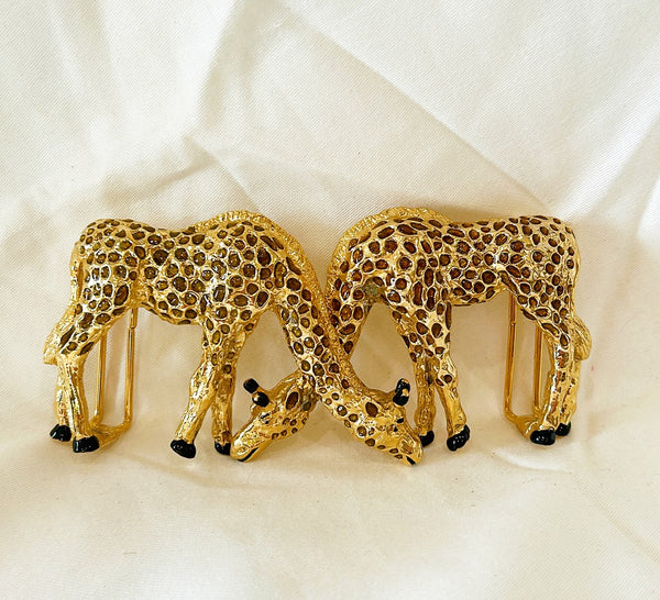Fabulous 2 piece giraffe designer belt buckle by Mimi.