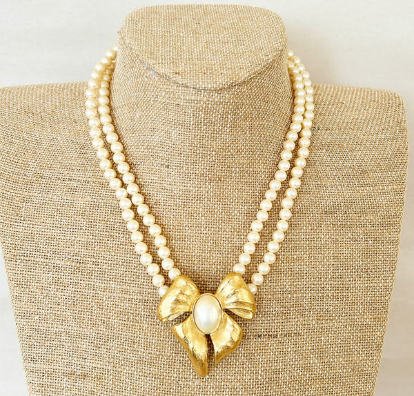 Pretty & preppy 1980s vintage signed Trifari double faux pearl strand necklace