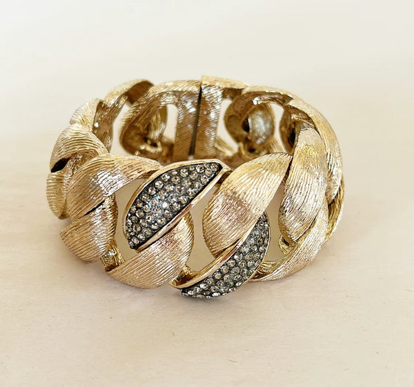 Runway style chunky link style bracelet with magnetic clasp.
