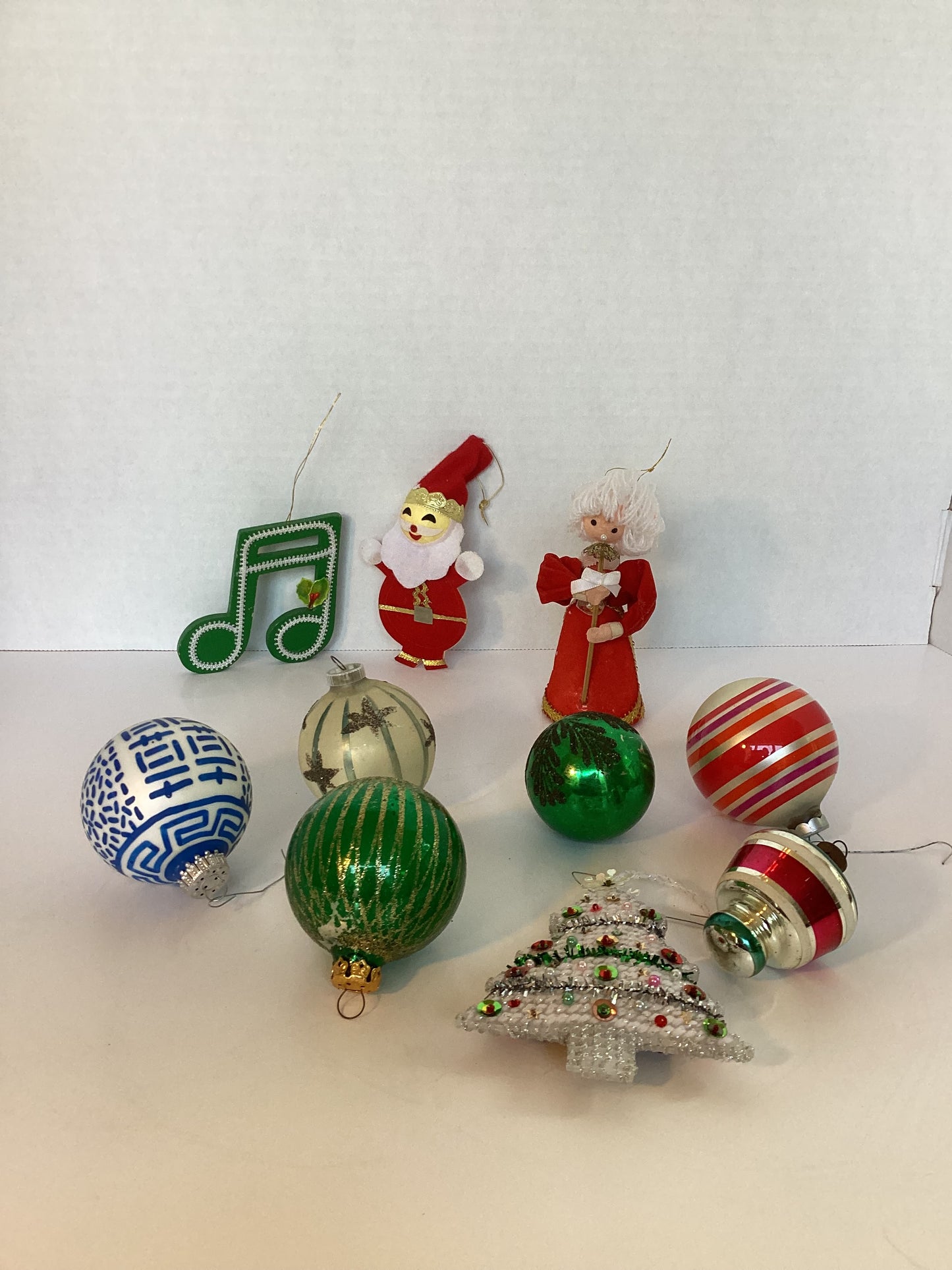 LMJ - Christmas Ornaments - Bucket A