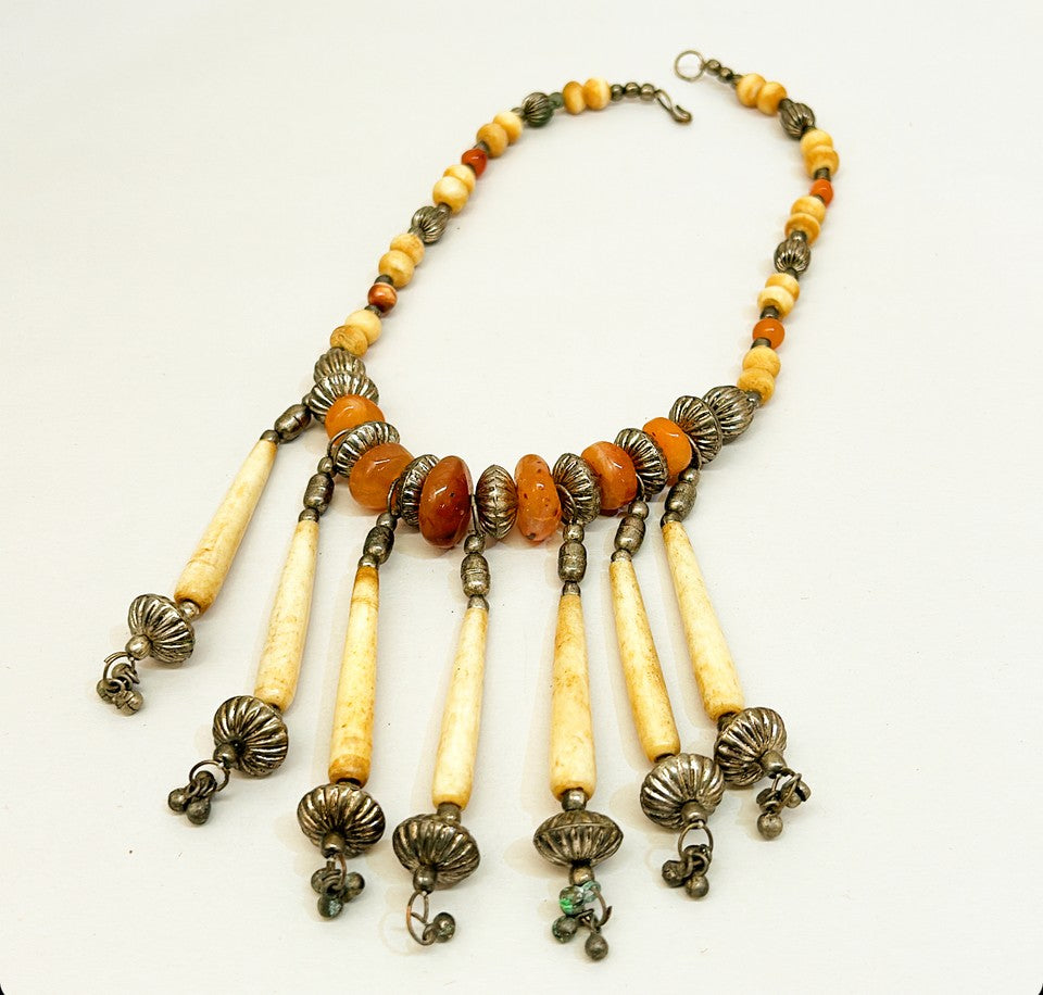 Vintage multi stone style necklace with pewter style finish accents.