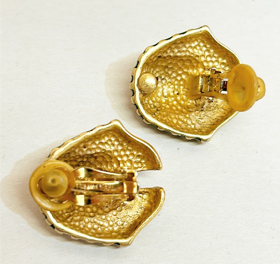 Rare 1970s signed Erwin Pearl clip on Egyptian style earrings.