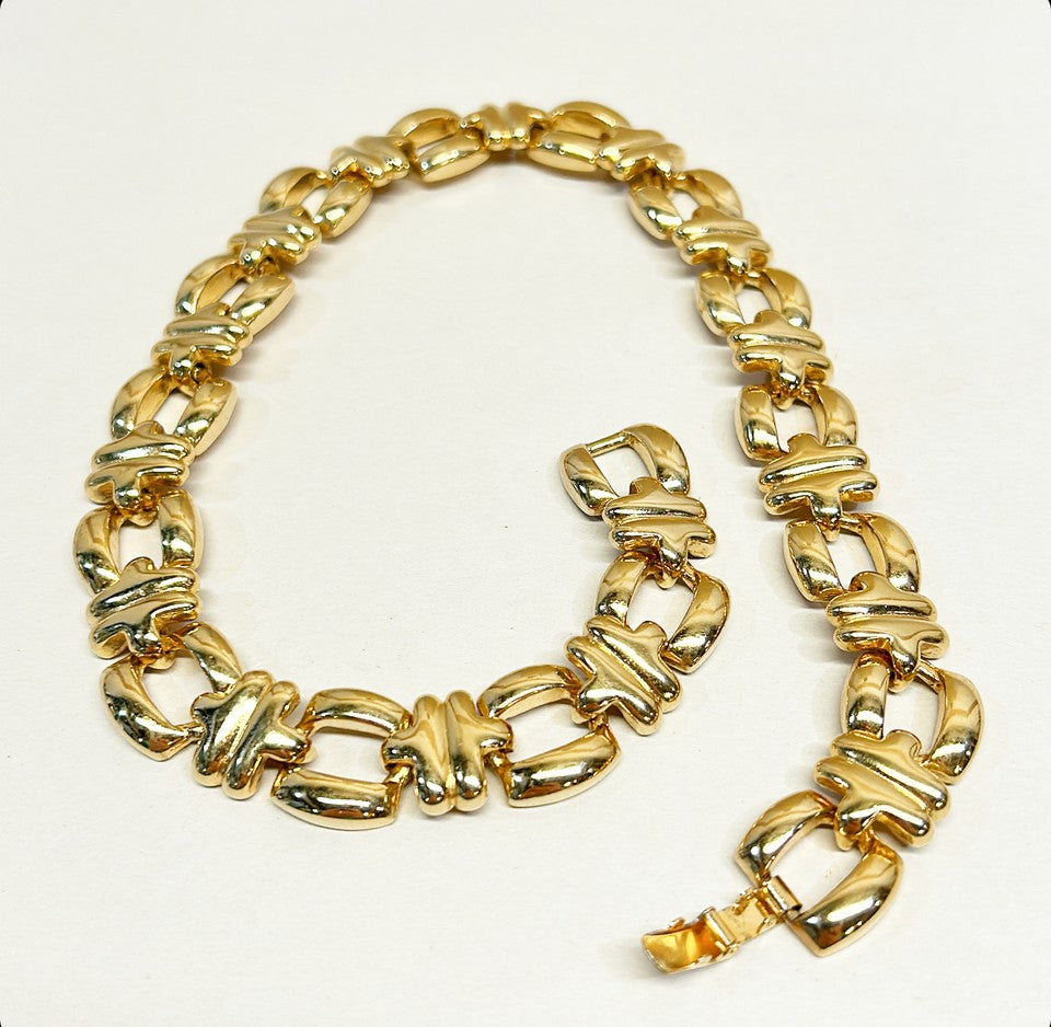 1980’s gold thick link couture necklace.
