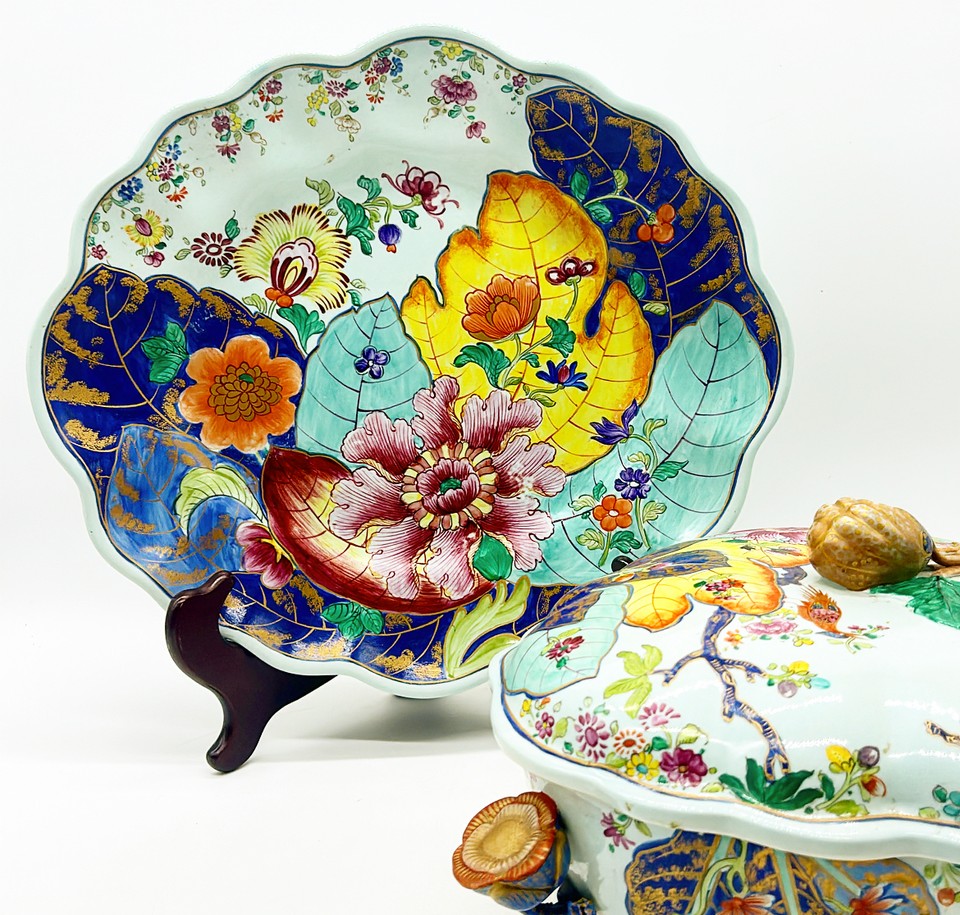 Rare signed Mottahedeah tobacco leaf pattern 3 piece oval shaped tureen.