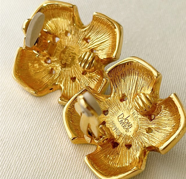 Classic large statement style clip earrings.