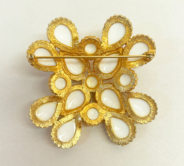 1960s extra large broo statement brooch.