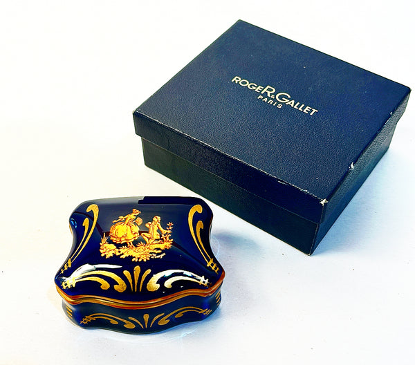 Vintage French Limoges decorative trinket box.