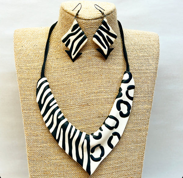 1980s vintage super rare signed Annie Day Australia black &amp; white zebra / cheetah necklace with matching zebra style hook pierced earrings.