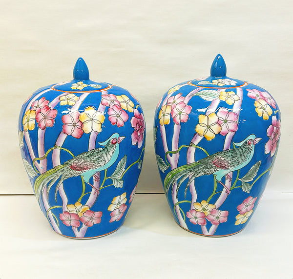Fabulous matching pair of vintage chinoiserie style ginger jars with lids