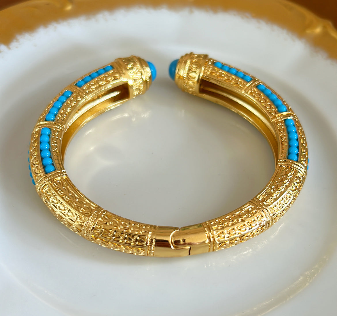 Turquoise style beard hinged bracelet set