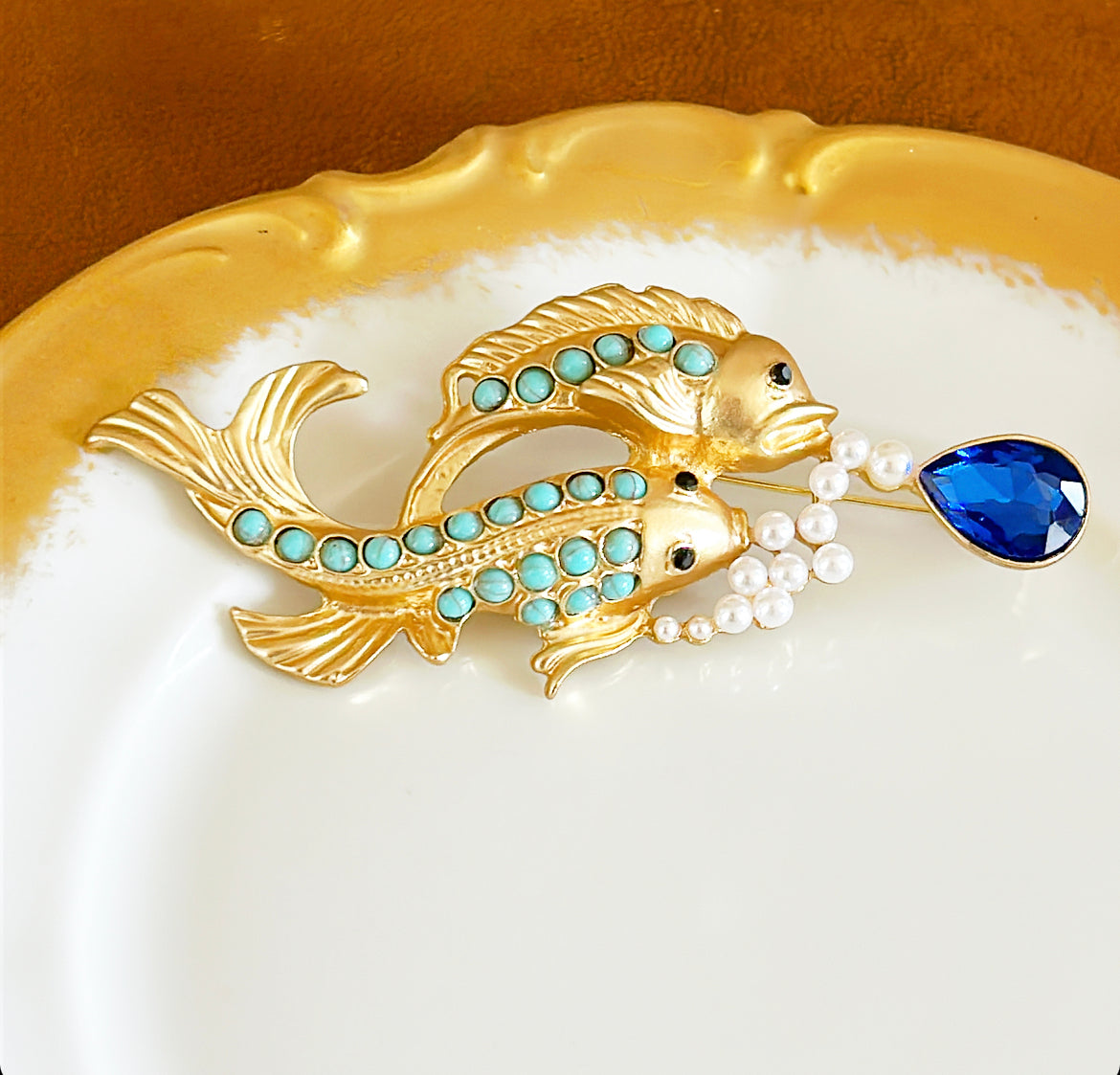 Fabulous statement brooch with 2 koi fish swimming together
