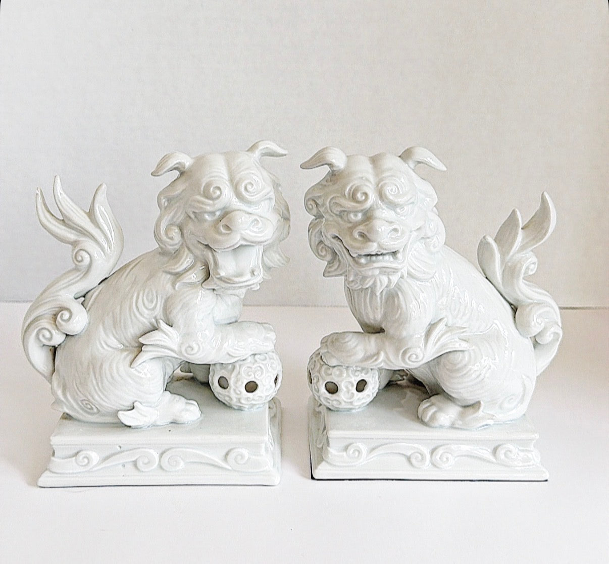 Vintage pair of Fitz and Floyd ceramic style ceramic glaze food dogs.
