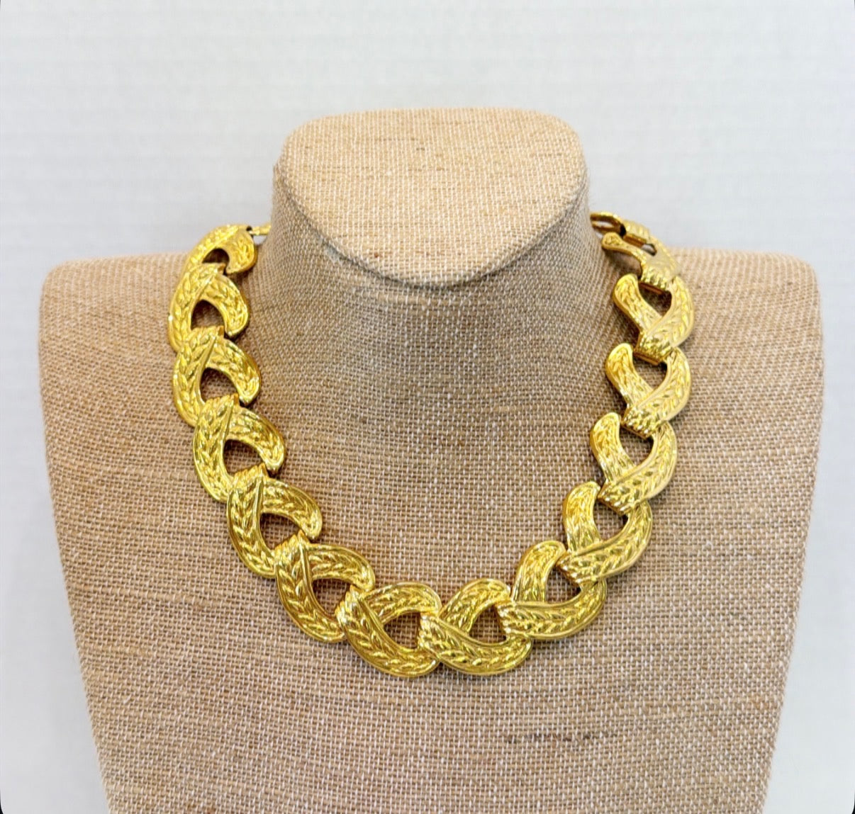 Vintage chunky designer style necklace