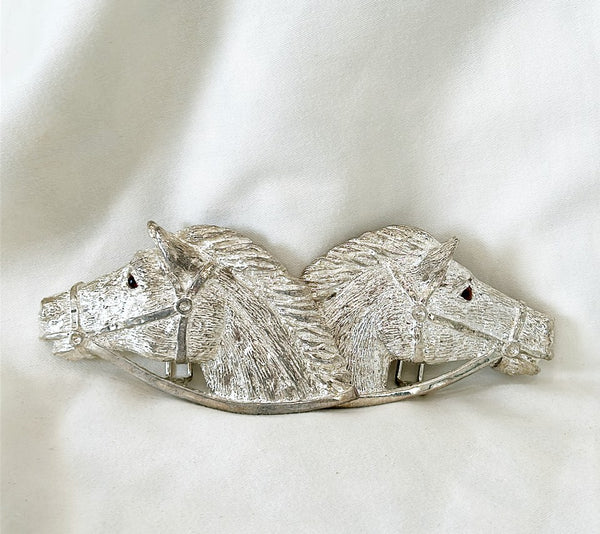 Larger statement piece vintage double silver horse head fashion belt buckle signed by mini di n -