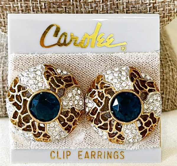 Beautiful vintage signed CAROLEE clip on designer fashion earrings.
