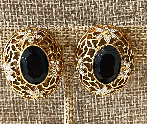 Vintage signed CAROLEE clip on fashion designer earrings