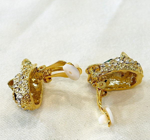 Beautiful pair of vintage classic leopard cat head clip on designer fashion earrings.