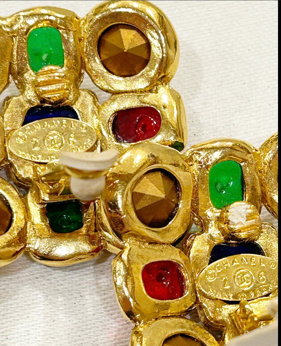 Fabulous 80s stamped Chanel clip on designer fashion earrings