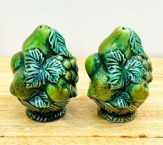 Vintage salt &amp; pepper shakers.