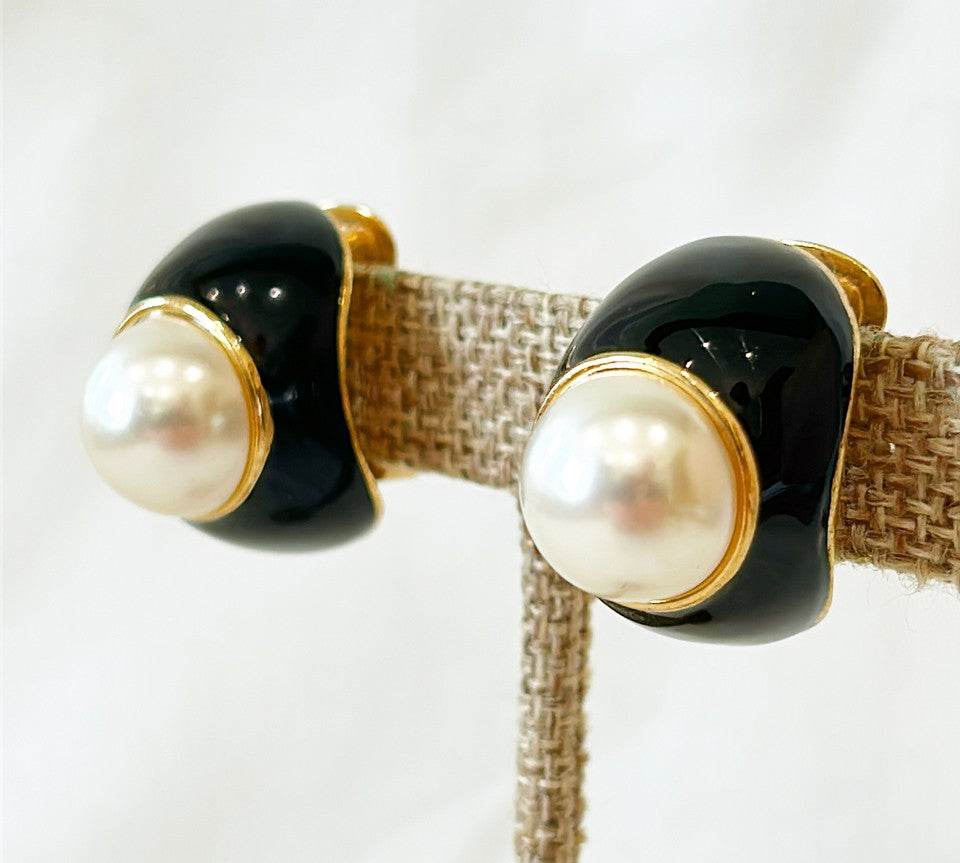 Classic signed Replica clipper on earring from the 1970s.