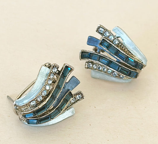 Vintage art deco style design earrings.