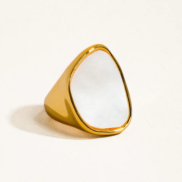 18k Gold Natural Shell Statement Ring - Size 7