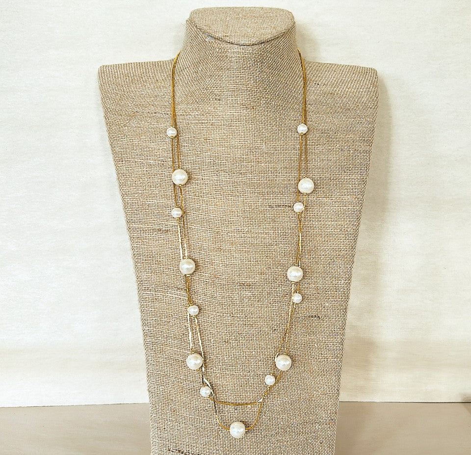 90’s faux pearl double chain style necklace.