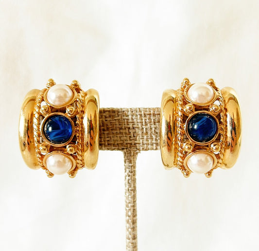 Classic vintage signed Joan Rivers clip in earrings.
