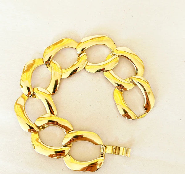 Bold vintage thick runway style chain link bracelet.