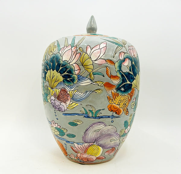 Vintage 80s export Chinese style ginger jar with lid.