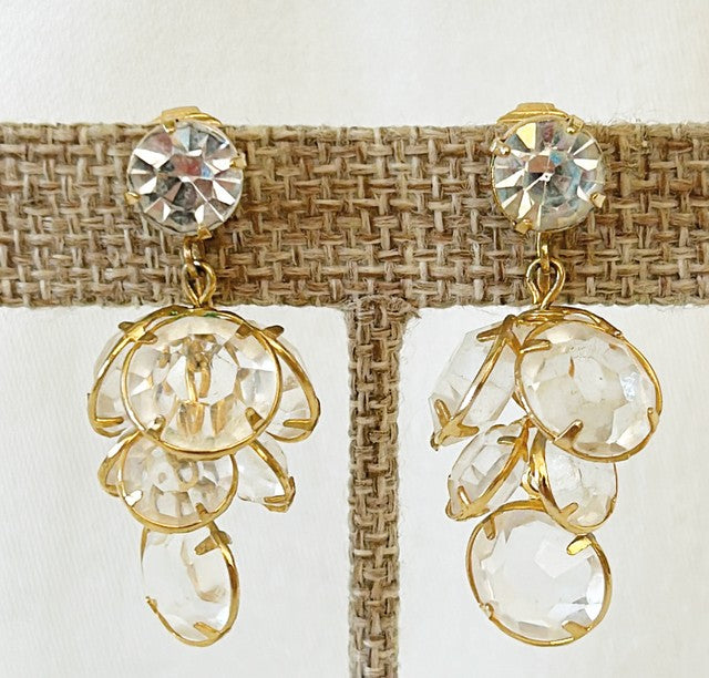 Classic vintage 1970s clip clear crystal dangle cluster earrings.