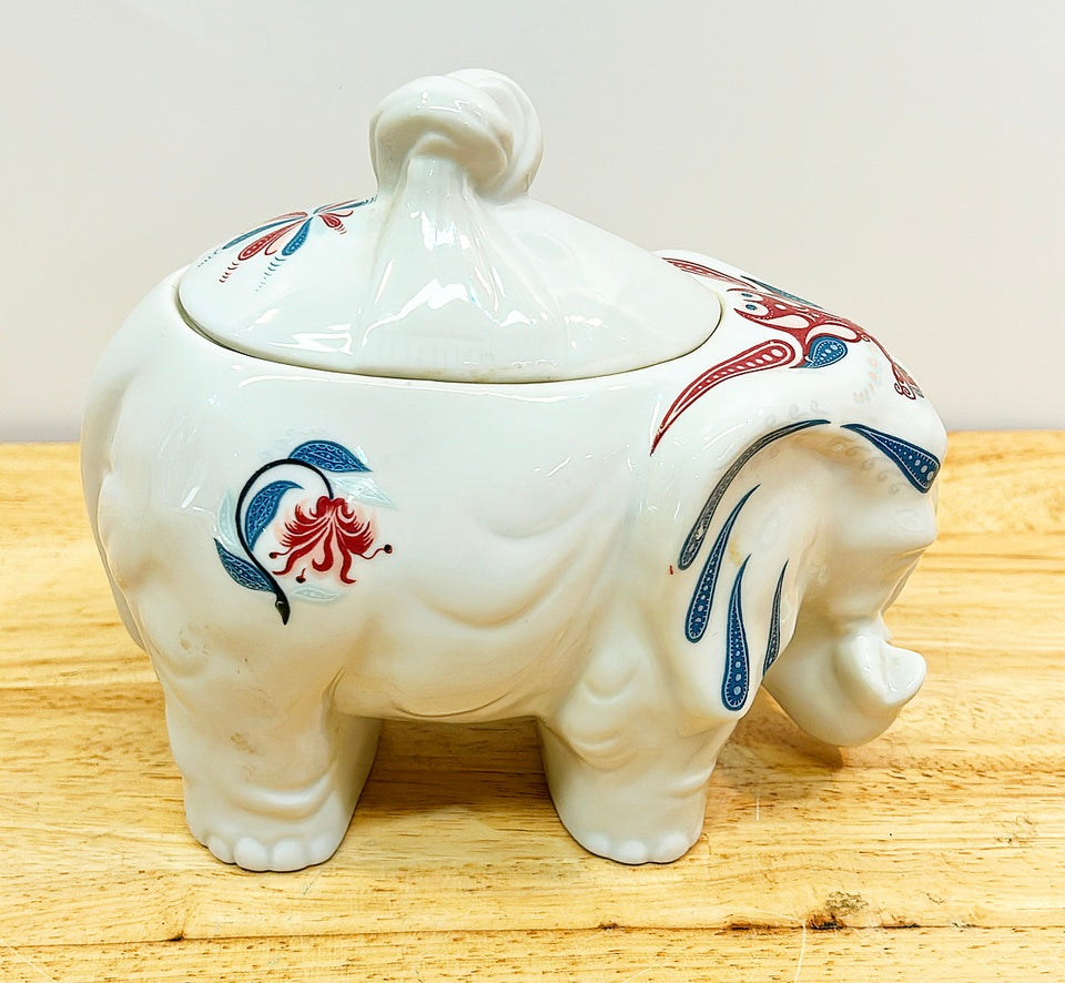 Rare vintage Elephant box by Elizabeth Arden