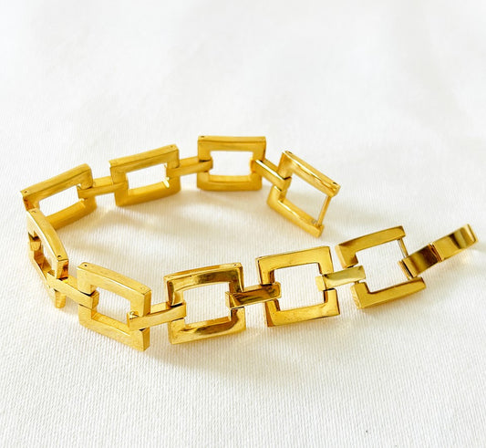 Vintage 80s gold metal tone square link bracelet with clasp