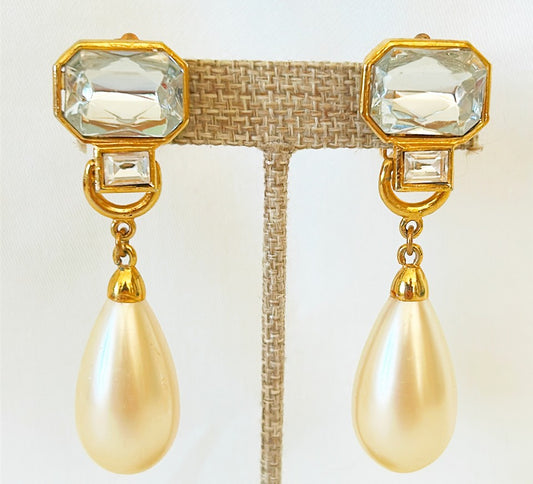 Statement big chunky earrings! Vintage from the early 90s.