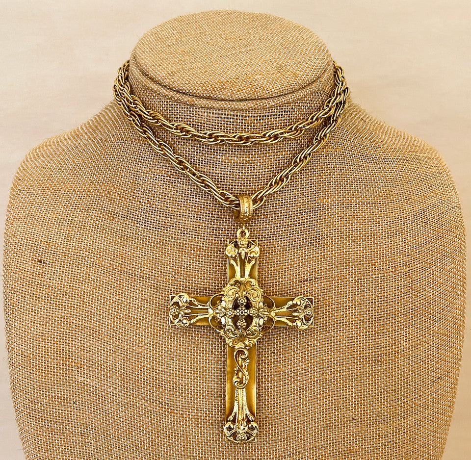 Vintage 1970s statement cross pendant chain necklace