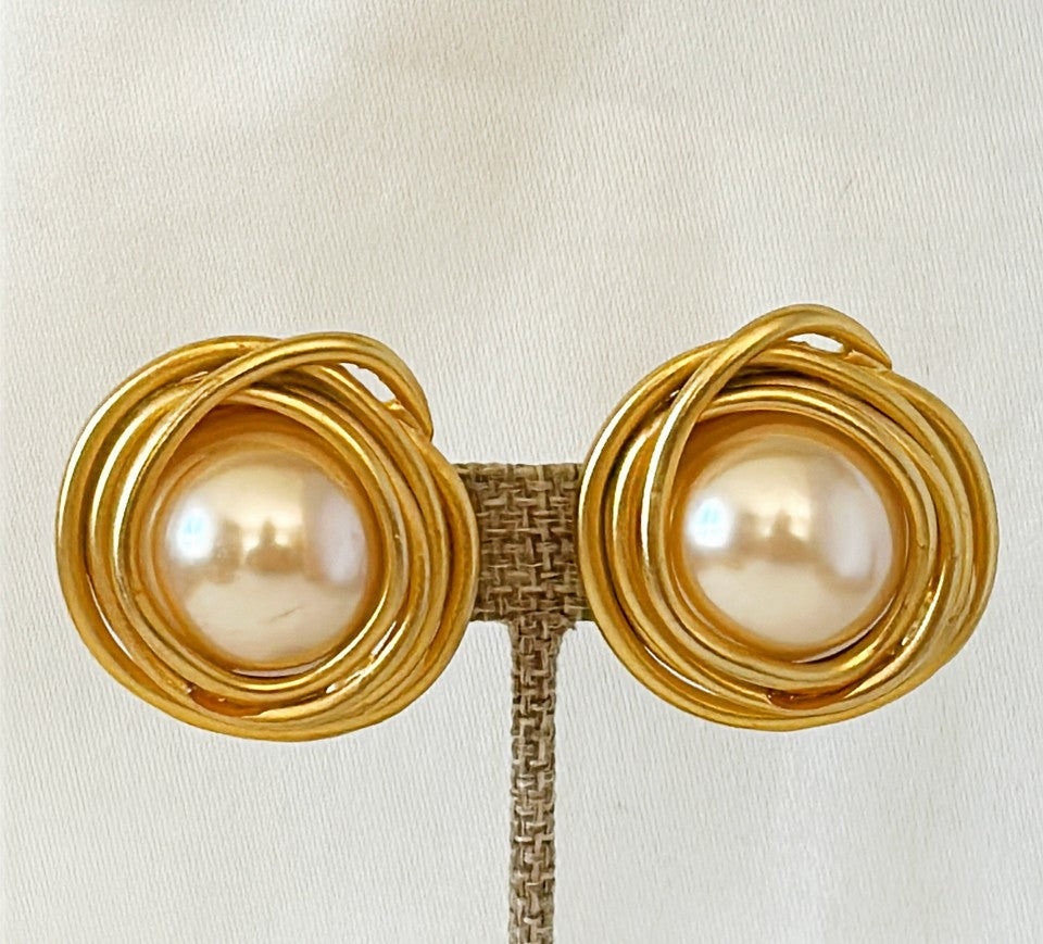 Beautiful large statement clip on earrings from the 1980s.