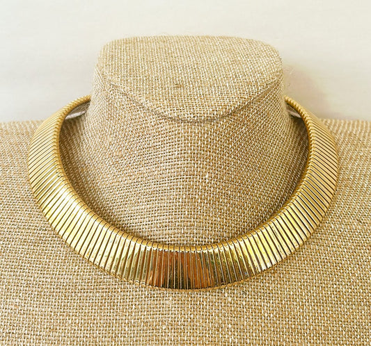 Vintage 70s modern style omega snake style design collar necklace.