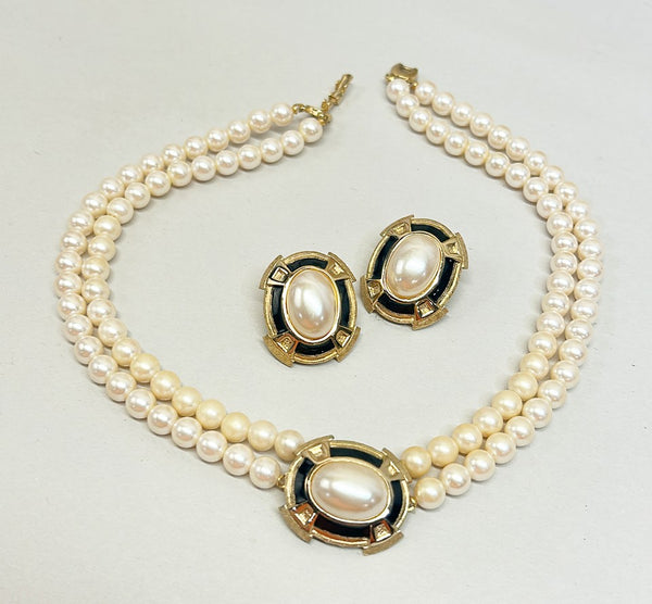 Richelieu vintage faux pearl choker &amp; matching pierced earring set.