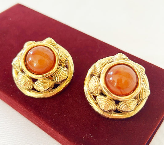 Large scale statement clip earrings from the 90s signed by Graziano.