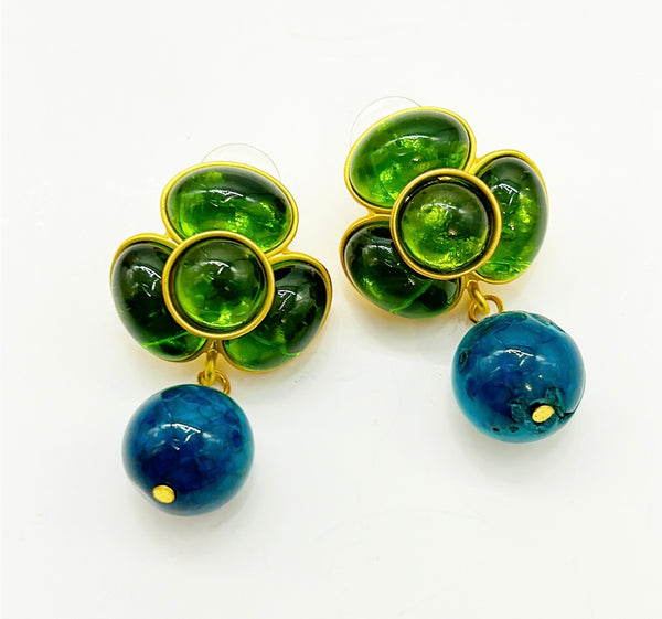 Chunky style light weight pierced earring.