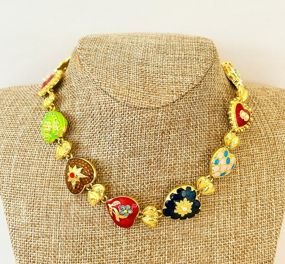 Adorable couture style heart link style necklace