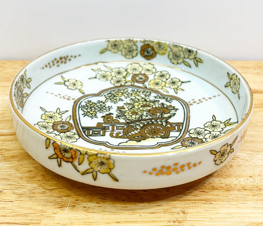 Vintage 1960s round decorative gold Imari yellow trinket dish.