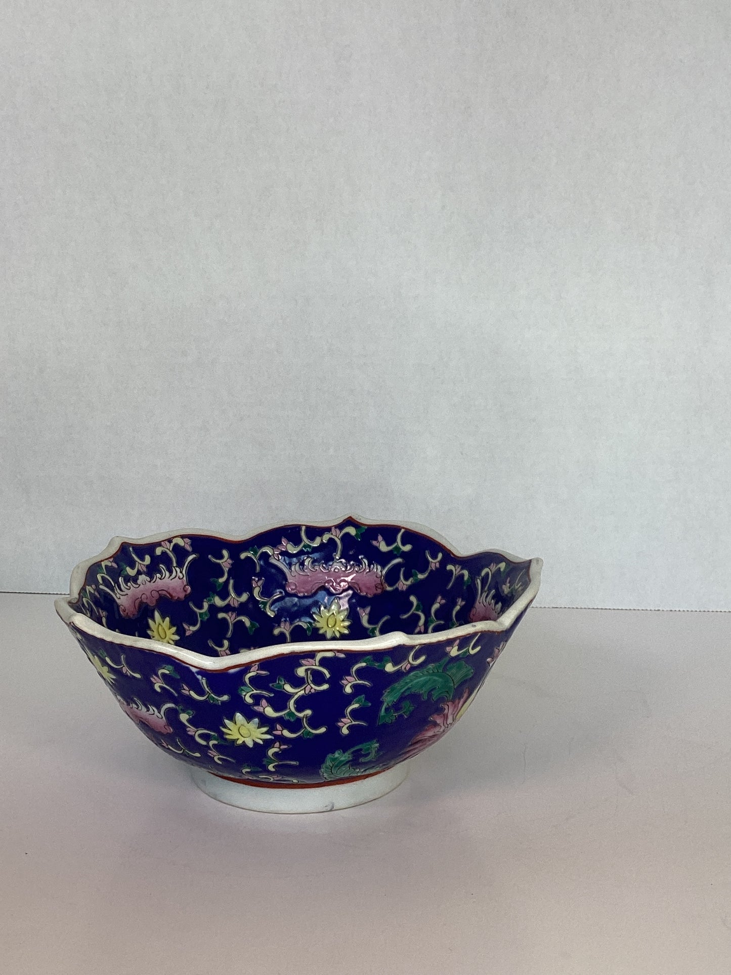 A Scalloped rim bowl